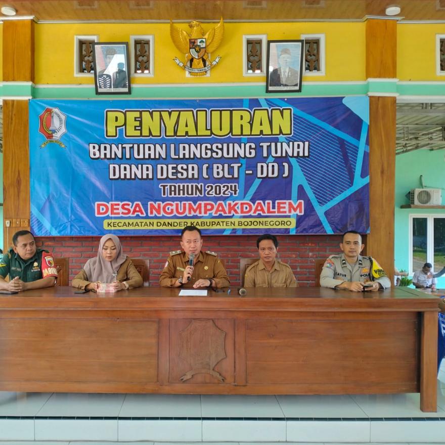 Pemdes Ngumpakdalem Salurkan BLT Dana Desa Bulan ke-5